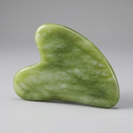 Lumora Beauty Jade Gua Sha Stein - Nahaufnahme Textur