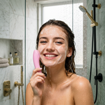 Lumora Beauty Elektrische Gesichtsreinigungsbürste - Anwendung in der Dusche